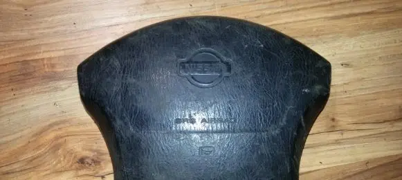 Steering wheel airbag