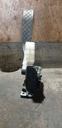 Audi Q7 4L Accelerator throttle pedal 7L0723507E