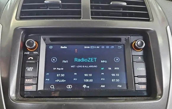 Radio/CD/DVD/GPS head unit