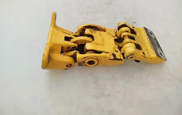 Iveco Daily 6th gen Rear door lower hinge 071239818