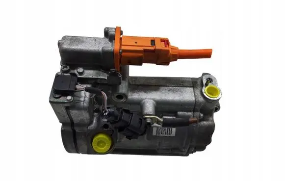 Volkswagen Jetta VI Air conditioning (A/C) compressor (pump) 5C0820803F