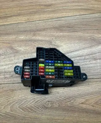 Volkswagen Golf VI Fuse module 1K1941824 4060910255 3955278010101