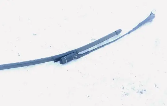 Skoda Fabia Mk2 (5J) Front wiper blade arm 5j1955410b