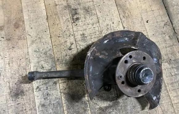 Mercedes-Benz S W220 Front wheel hub 2102201