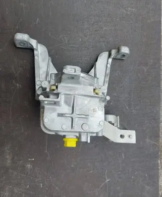 Mercedes-Benz GLA H247 Engine mount vacuum valve 2472402000