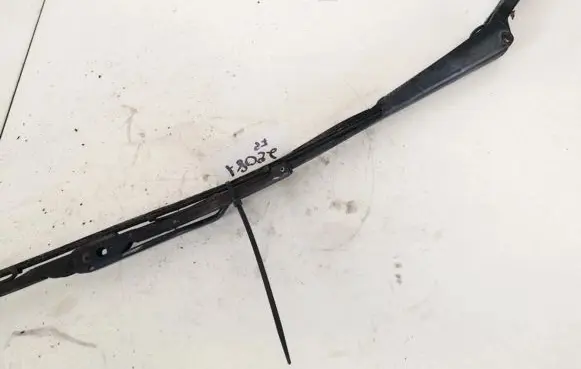 Front wiper blade arm