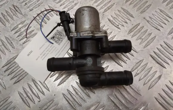 Volvo XC90 Coolant heater control valve 31338385