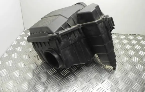 Land Rover Discovery 4 - LR4 Air filter box 4619685916 VD10224