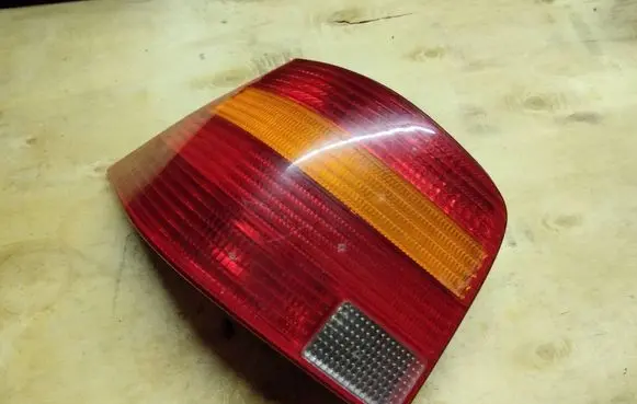 Volkswagen Golf IV Rear/tail lights 1j6945095 67736972