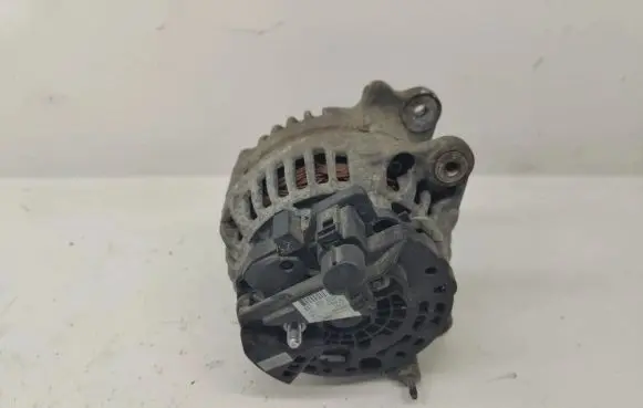 Volkswagen Golf V Generator/alternator 06F903023F 0124525066