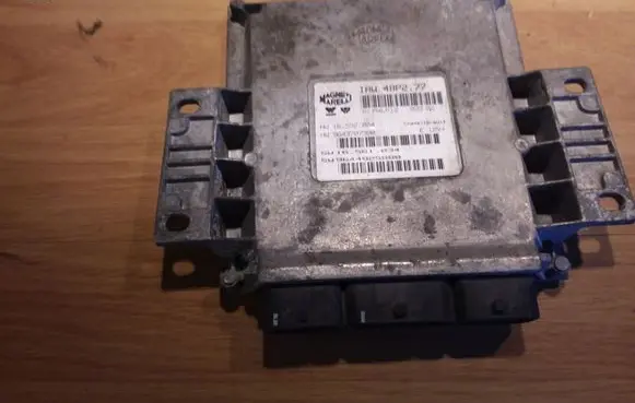 Peugeot 206 Engine control unit/module 9643707380