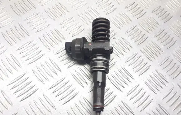 Skoda Octavia Mk2 (1Z) Fuel injector 038130073AG