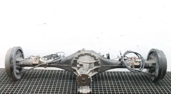 Mitsubishi L200 Rear axle beam SH284X