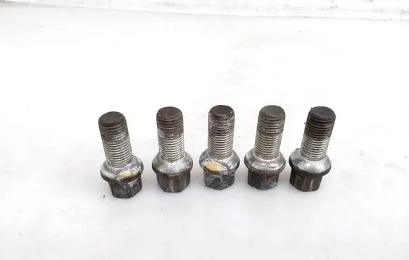 Skoda Octavia Mk3 (5E) Nuts/bolts 