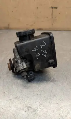 Mercedes-Benz E W211 Power steering pump A0044662001 7693900201