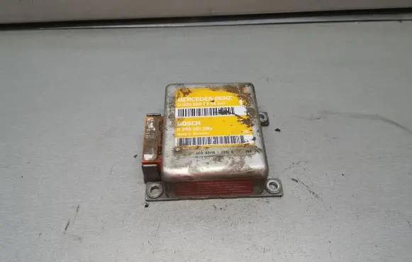 Mercedes-Benz C W202 Airbag control unit/module 0008207926 0285001083