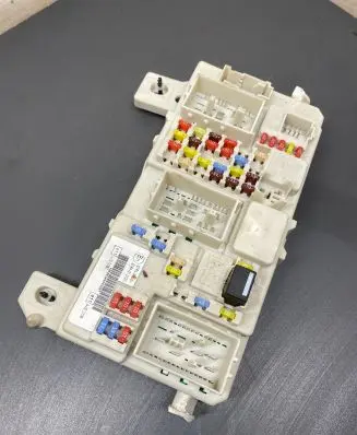 Ford Focus Fuse module 8M5T14014