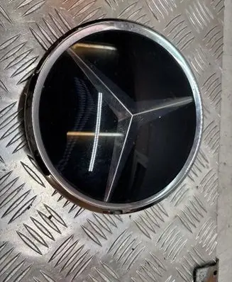 Mercedes-Benz GL X164 Manufacturer badge logo/emblem A1648880411