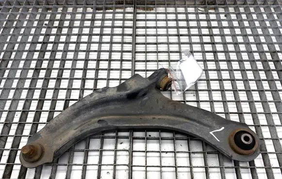 Renault Clio IV Front control arm