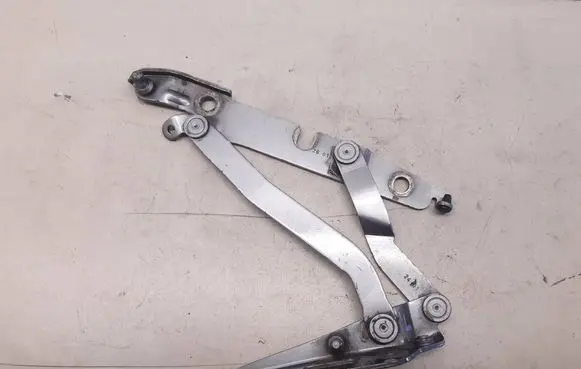 Audi A4 S4 B6 8E 8H Tailgate/trunk/boot hinge 8E5827302C