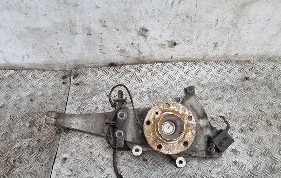 BMW 5 F10 F11 Front wheel hub