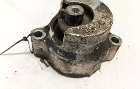 Honda Accord Engine mount bracket 