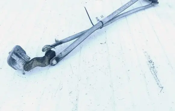 Mazda 626 Front wiper linkage and motor