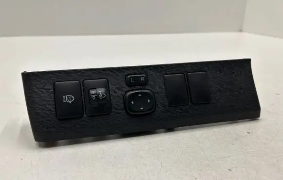 Toyota Avensis T270 Other switches/knobs/shifts 5544605060