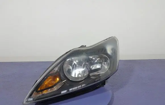 Ford Focus C-MAX Headlight/headlamp 8M5113W030CE