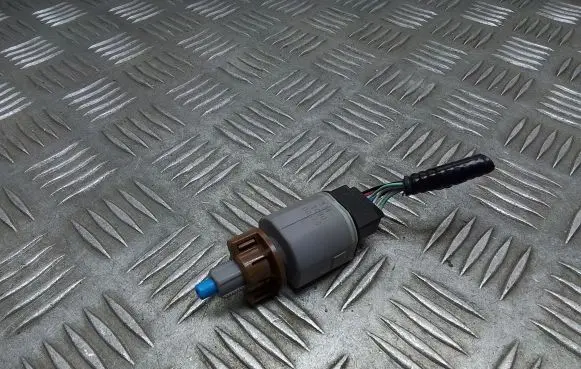 Lexus ES 250 - 300 - 330 Brake pedal sensor switch