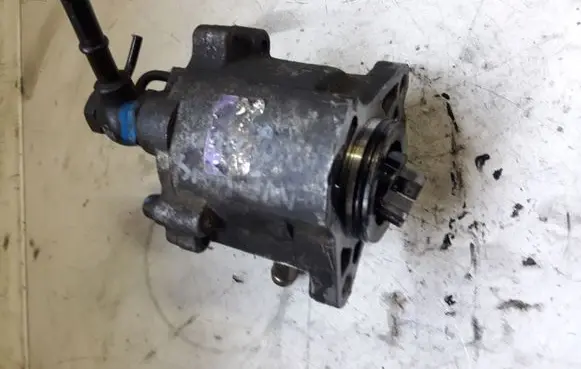 Toyota Avensis T250 Vacuum pump