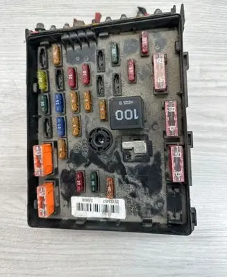 Volkswagen PASSAT B6 Fuse module 3C0937125 63592777 26103457