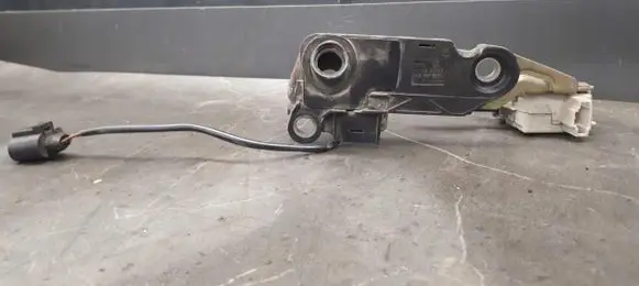 Volkswagen PASSAT B5 Tailgate strut 3b9827297a