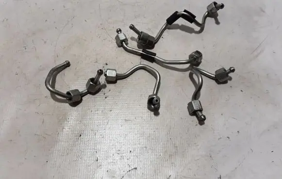 Renault Captur II Fuel injector supply line/pipe 