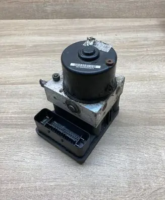 Ford C-MAX I ABS Pump 10096001253 3M512C405HC