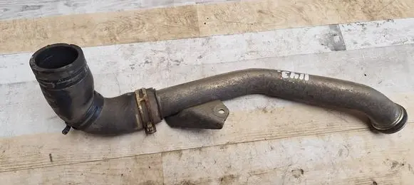 Engine coolant pipe/hose