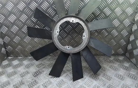 BMW 5 E39 Fan impeller 17233639
