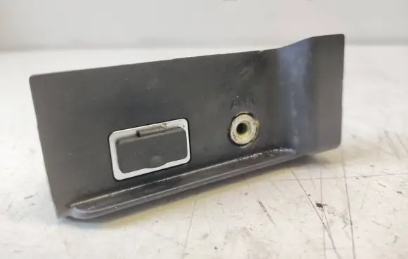 Volvo V60 AUX in-socket connector 31285608 19A164V