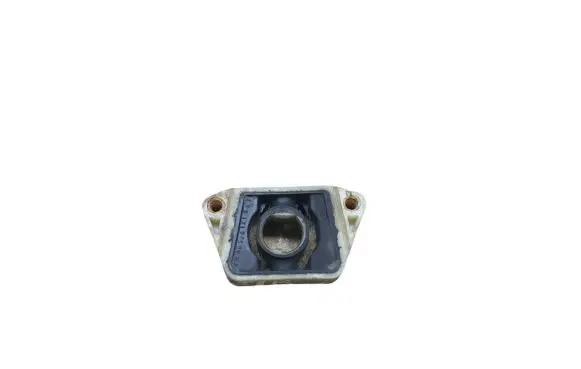 Radiator mount bracket