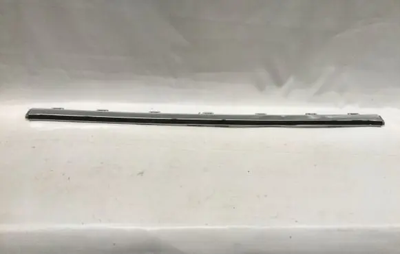 Volvo XC60 Front bumper splitter molding 32227904