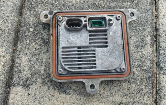 Ford Focus Headlight ballast module Xenon 10R034663