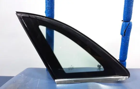 Mercedes-Benz B W246 W242 Rear side window