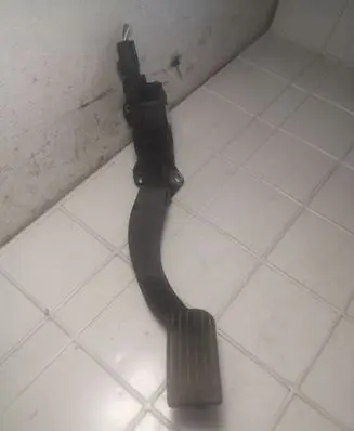 Peugeot 207 Accelerator throttle pedal 968143438000 6PV00908302