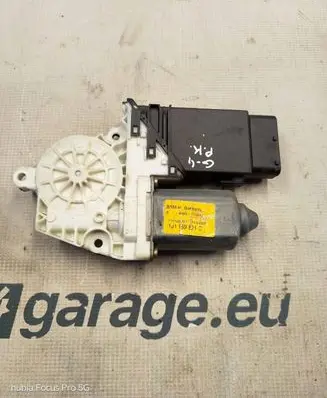 Volkswagen Golf IV Front door window regulator motor 1J1959801C 7106563