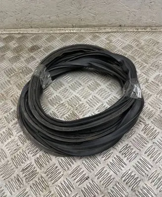 KIA Sorento Trunk rubber seal (body) 