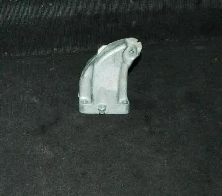 Mercedes-Benz E W212 Engine mounting bracket A6422233404
