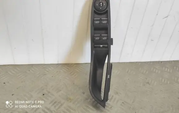 Ford Fiesta Electric window control switch AM5T14A132AA 10020924