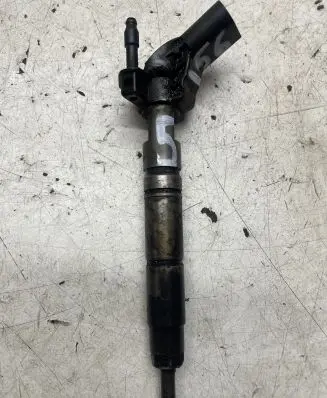 Mercedes-Benz ML W164 Fuel injector a642070