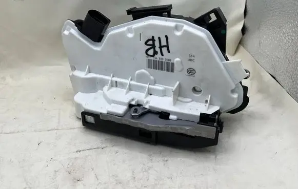 Volkswagen Polo V 6R Rear glass lock/latch C533 1S4839016B