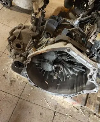 Opel Vivaro Manual 6 speed gearbox 8200460604